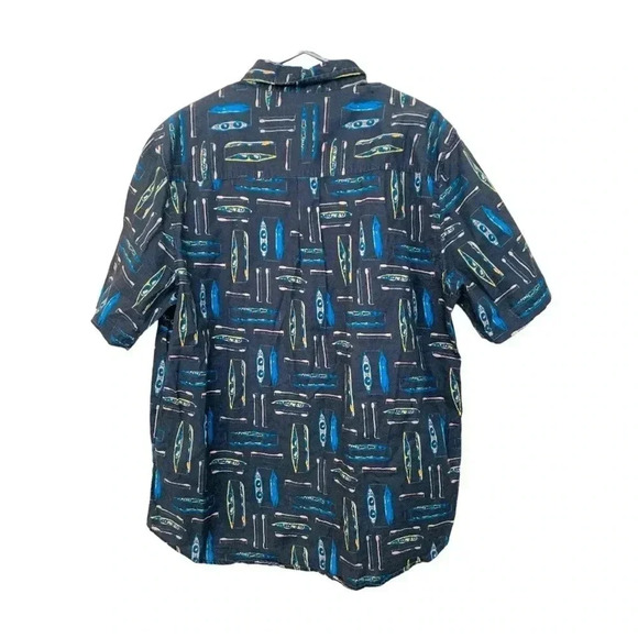 Woolrich, men’s 100% crisp  cotton button down shirt in a canoe pattern - Picture 3 of 6